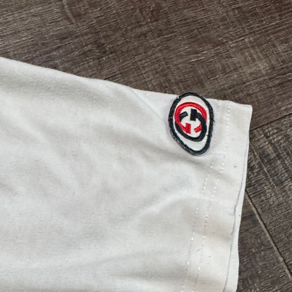 Gucci White T-Shirt with Black and Red Accents - Picture 6 of 11